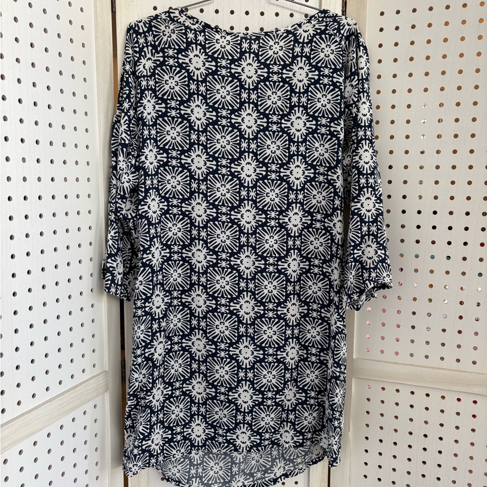 escapada Navy and White Geometric Floral Tunic
